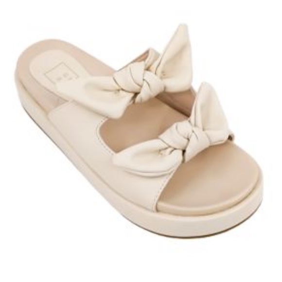 ShuShop Shoes - ShuShop- Kiki. Blush  Bow Slide Sandals. Like new.